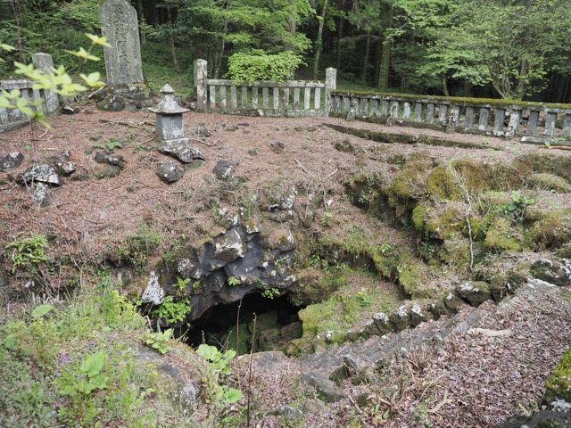 Hitoanana Fuji-kō Heritage Site and Sengen Shrine