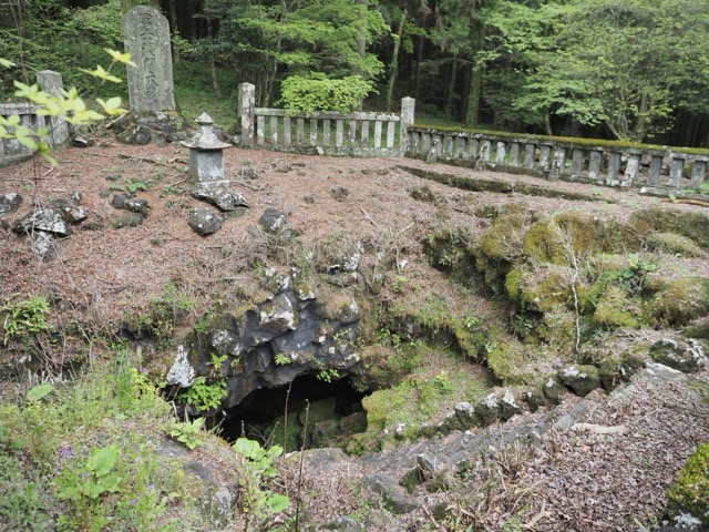 Hitoanana Fuji-kō Heritage Site and Sengen Shrine