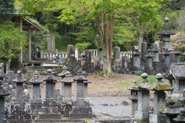 Hitoanana Fuji-kō Heritage Site and Sengen Shrine