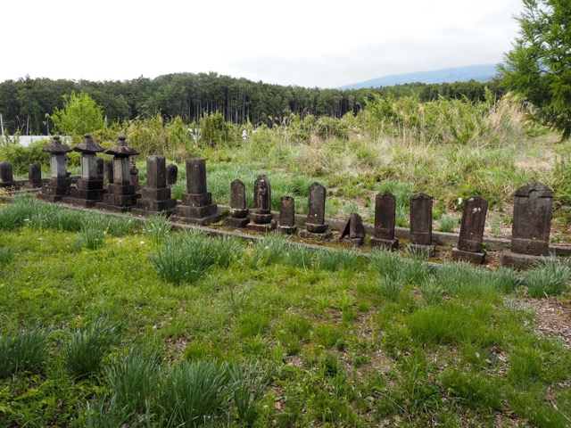 Tsujinobō Cemetery